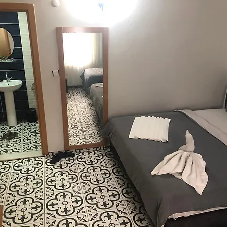 雷德尔酒店 2*
