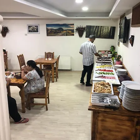 雷德尔酒店